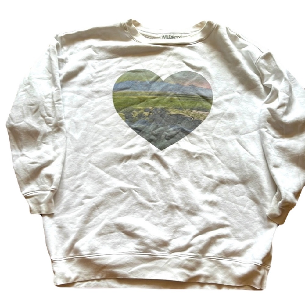 Wildfox sweatshirt size small oversized white with heart